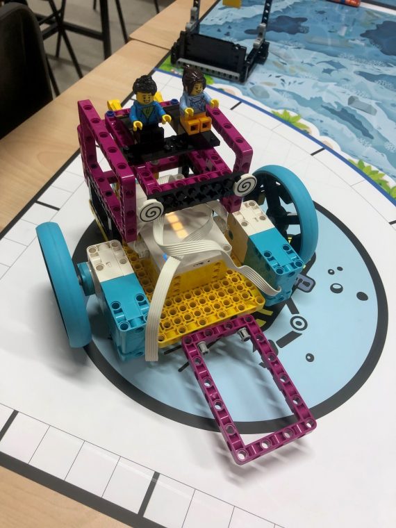 Lego robot kit build